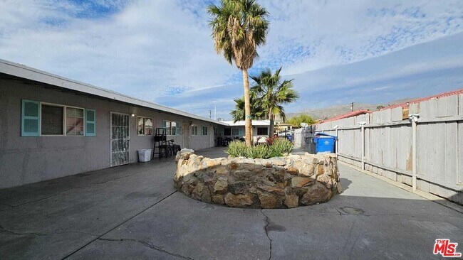 Primary Photo - 66327 7th St