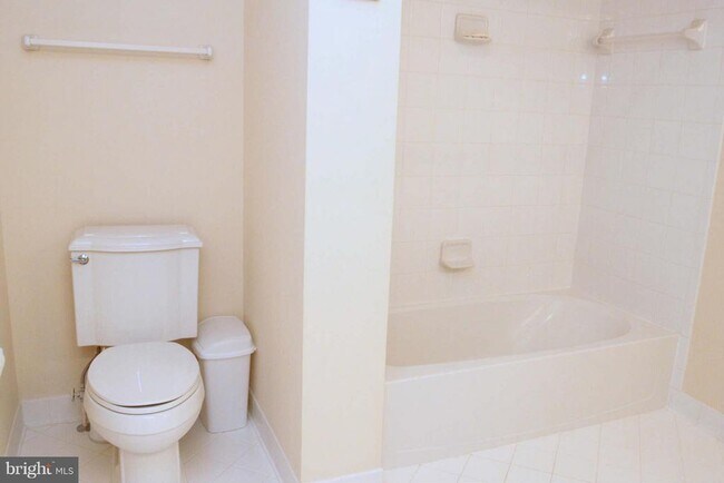 Building Photo - 623 Hurdle Mill Pl