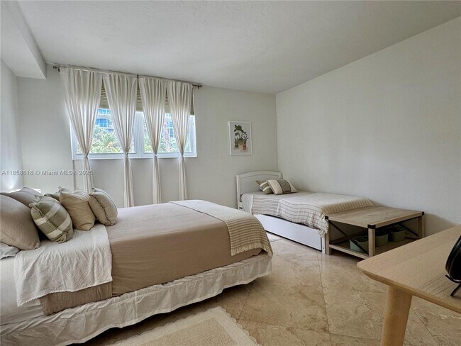 Building Photo - 3001 S Ocean Dr