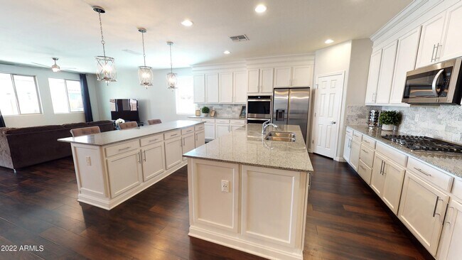 Building Photo - 23052 Via Del Oro