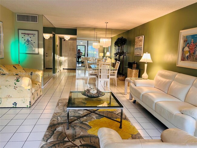 Building Photo - 4387 Trevi Ct