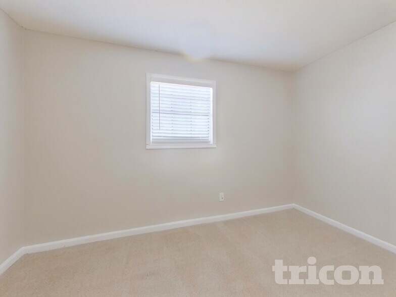 Building Photo - 68 Belmont Ln