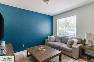 Building Photo - 1140 SE 24th Rd