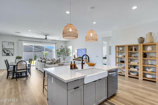 Building Photo - 10051 E Talon Ave