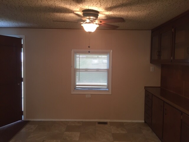 Building Photo - 5743 Sullivan Trail