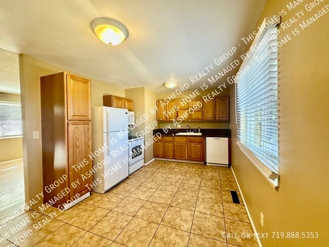 Building Photo - 3712 Windflower Cir