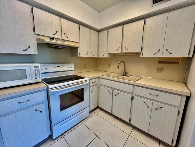 Building Photo - 2253 Norwegian Dr