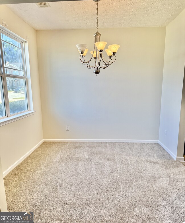 Building Photo - 6327 Ellenwood Dr