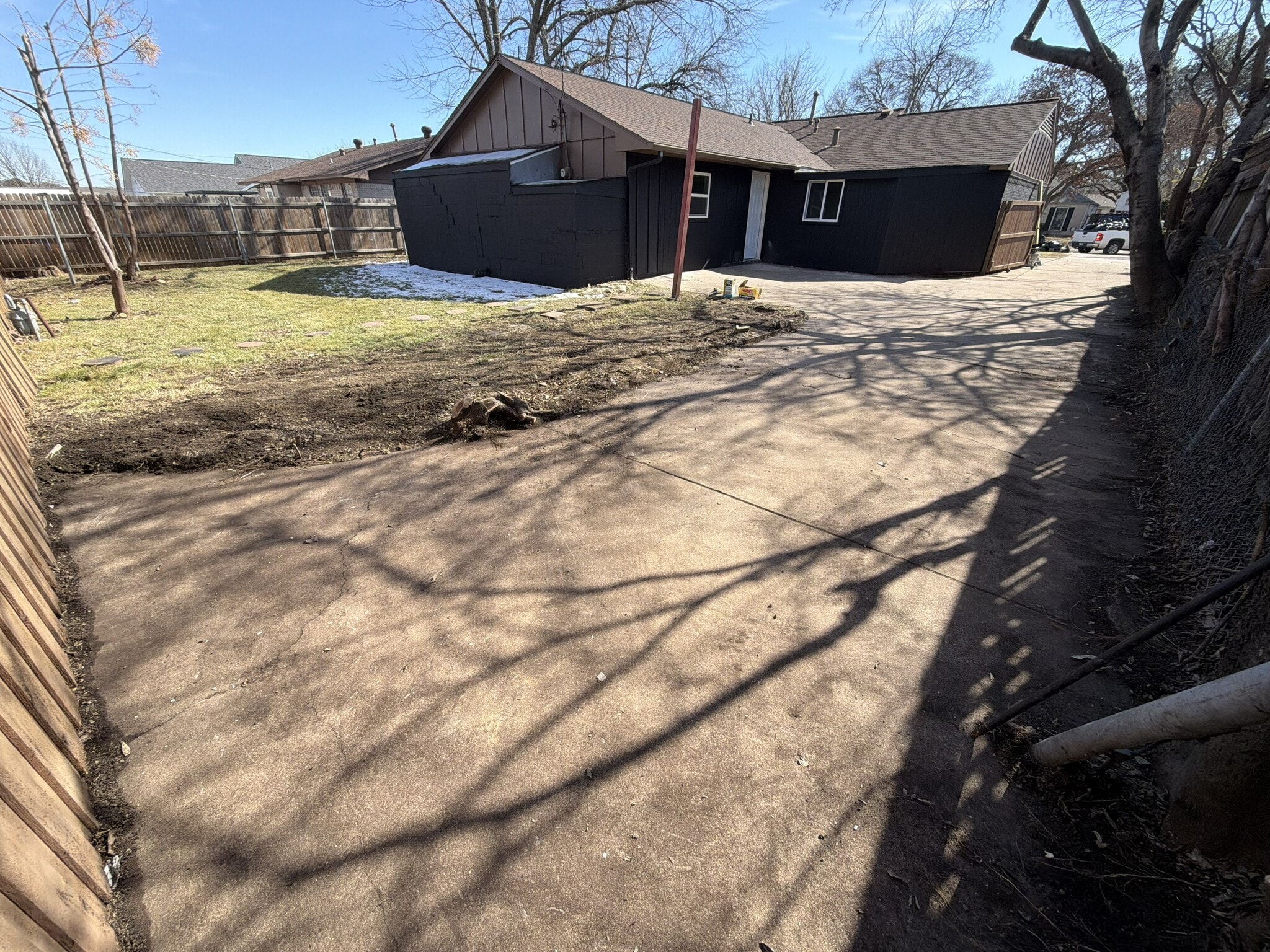 Building Photo - 404 Lowell Ln