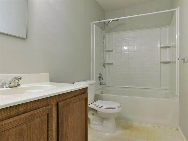 Building Photo - 2628 S Wavecrest Ct