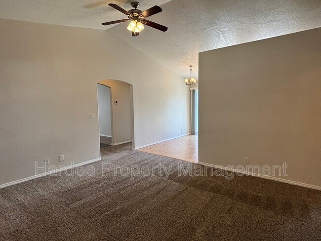 Building Photo - 2411 W Baystone Dr