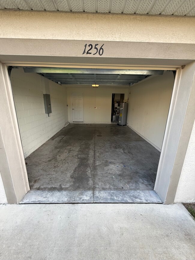 Building Photo - 1256 Saxony Cir