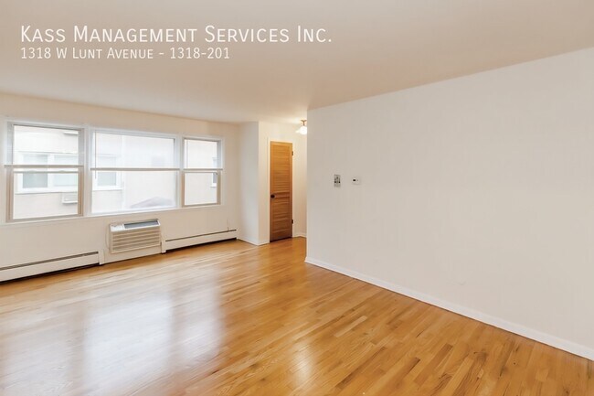 Building Photo - 1318 W Lunt Ave