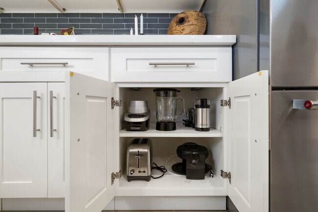 Building Photo - 12841 Forest Dr