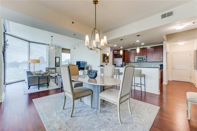 Building Photo - 2795 Peachtree Rd NE