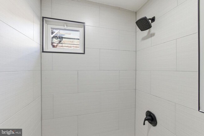 Building Photo - 2125 N 28th St