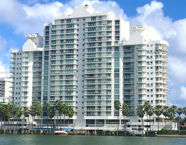 Primary Photo - 5900 Collins Ave