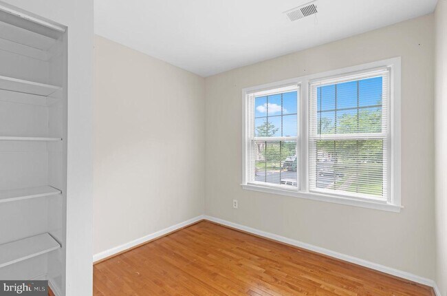 Building Photo - 5547 Cabat Lake Ct