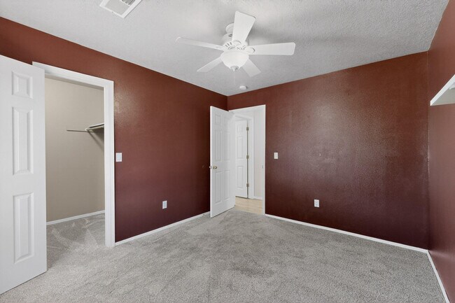 Building Photo - 16 Sheba Pl