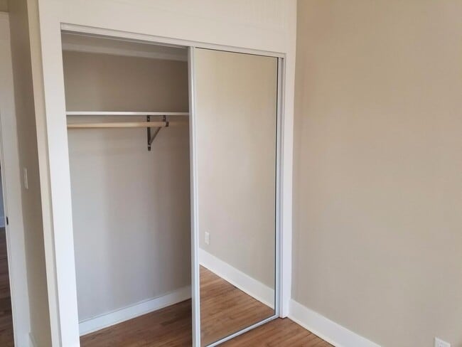 Building Photo - 3119 Fifth Ave