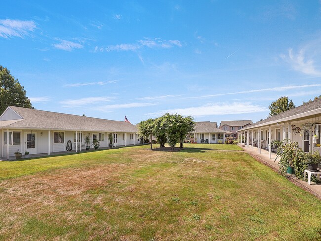 Building Photo - Highland Court Apartments