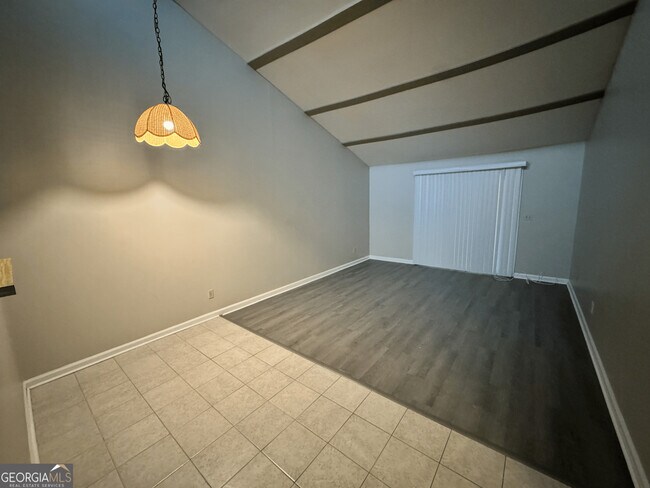 Building Photo - 415 Admiral's Walk Dr