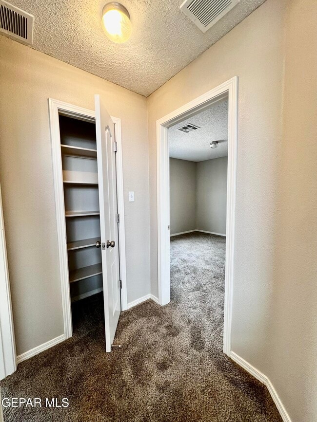 Building Photo - 14160 Lasso Rock Dr