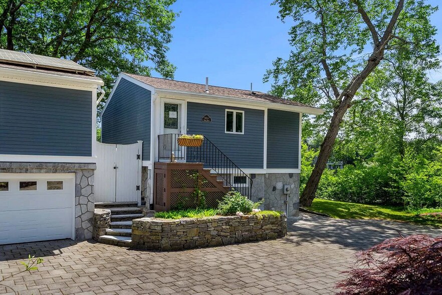 Exterior - 64 Shore Rd