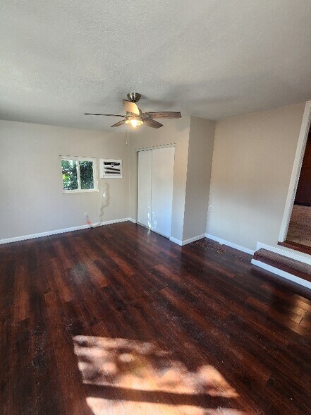 Building Photo - 2730 Lime St