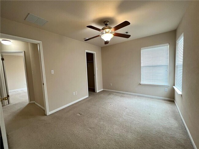 Building Photo - 15521 Whistling Straits Dr