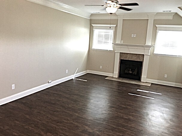 Building Photo - 306 Crabapple Cir