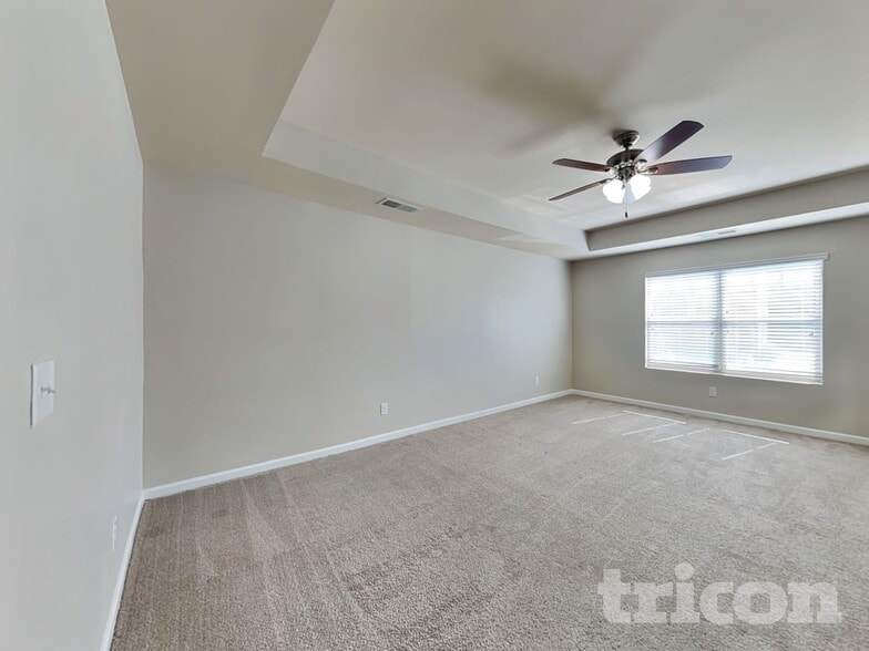 Building Photo - 1095 Lear Dr