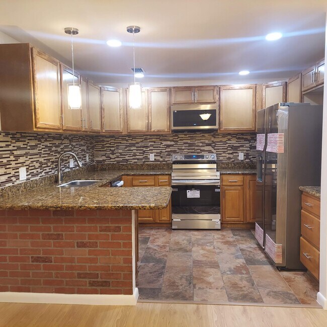 Building Photo - 927 Northern Dr