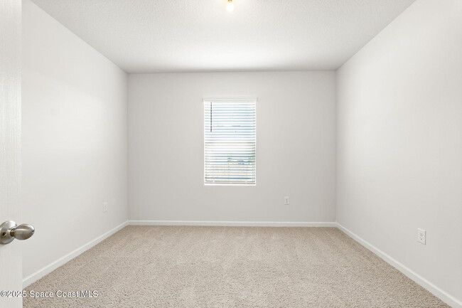 Building Photo - 542 Hamy St