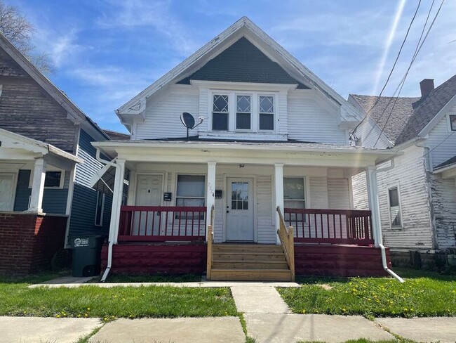 Primary Photo - 2824 Chestnut St