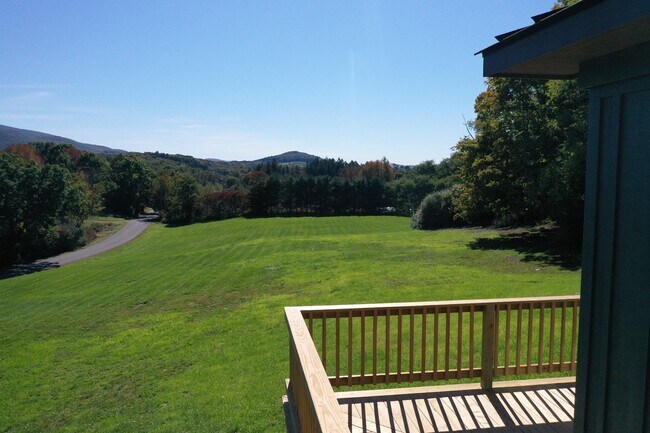 Primary Photo - 589 Overlook Rd