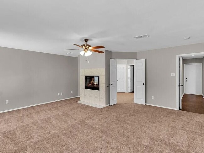 Building Photo - 4729 Woodhaven Ln, Haltom City, TX 76137