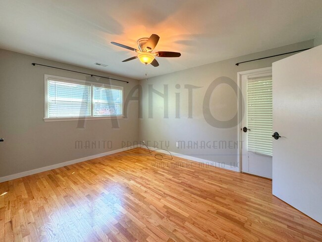 Building Photo - Sprawling South Hill Rancher on Park-like ...