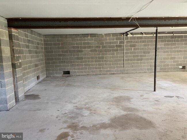 Building Photo - 249 Periwinkle Ave