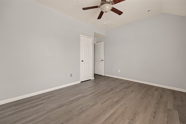Building Photo - 24906 Clover Ranch Dr