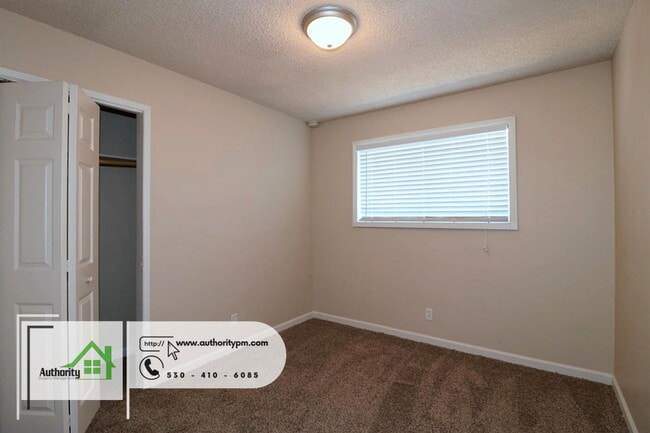 Building Photo - 2326 Corona St
