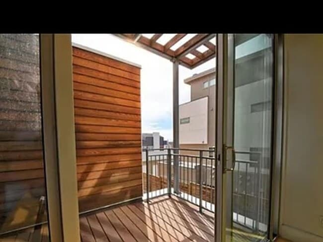 Building Photo - Contemporary Townhome Steps from Jefferson Park & LoHi!!