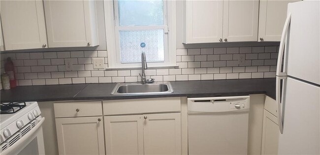 Building Photo - 760 Indian Lake Dr NW