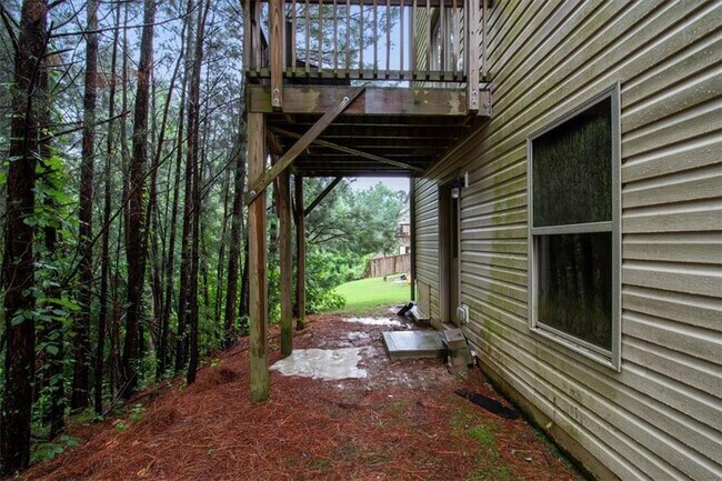 Building Photo - 108 Aviary Ln