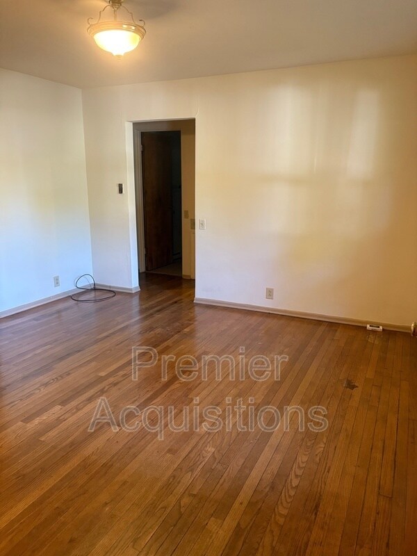 Building Photo - 1615 Seminary St