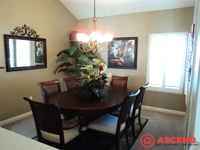 Building Photo - Spacious 4BD/2BA Home in Bakersfield's Desirable 93311 — HOA Community, Pool, Gardener & Pool Ser...