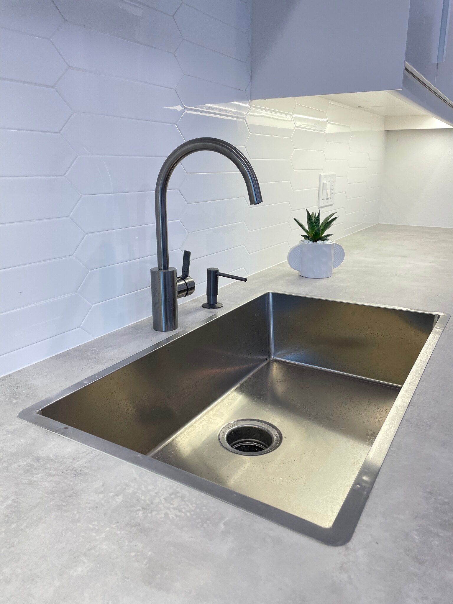 Large stainless steel sink - 206 W Maple Ave