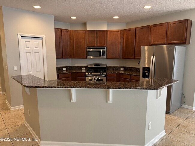 Building Photo - 246 Princess Dr
