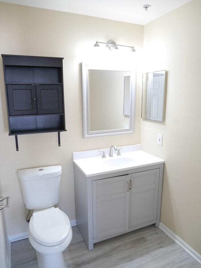 Building Photo - Spacious Townhome- Glen Burnie, MD *PET FR...