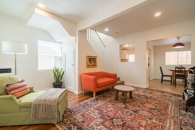 Building Photo - 1809 W 37th Pl